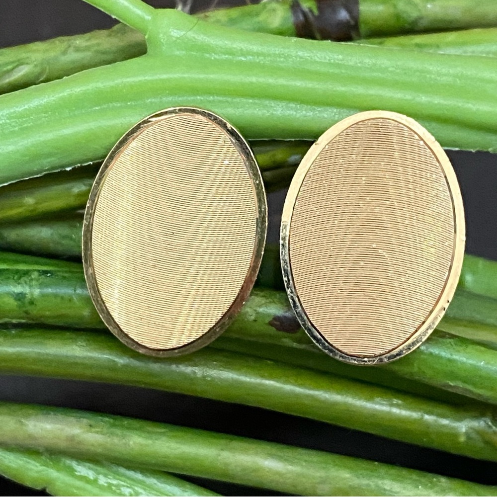 Vintage Unsigned Brushed Gold-tone Oval Cufflinks